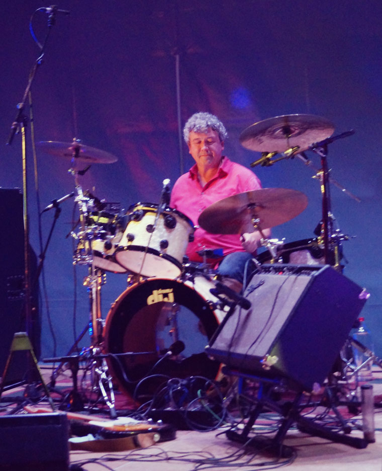 Geerd Van Proeyen van Rick Tubbax & The Taxis aan de drums